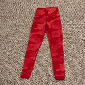 Offline by Aerie 7/8 hi rise legging. Red camo size S